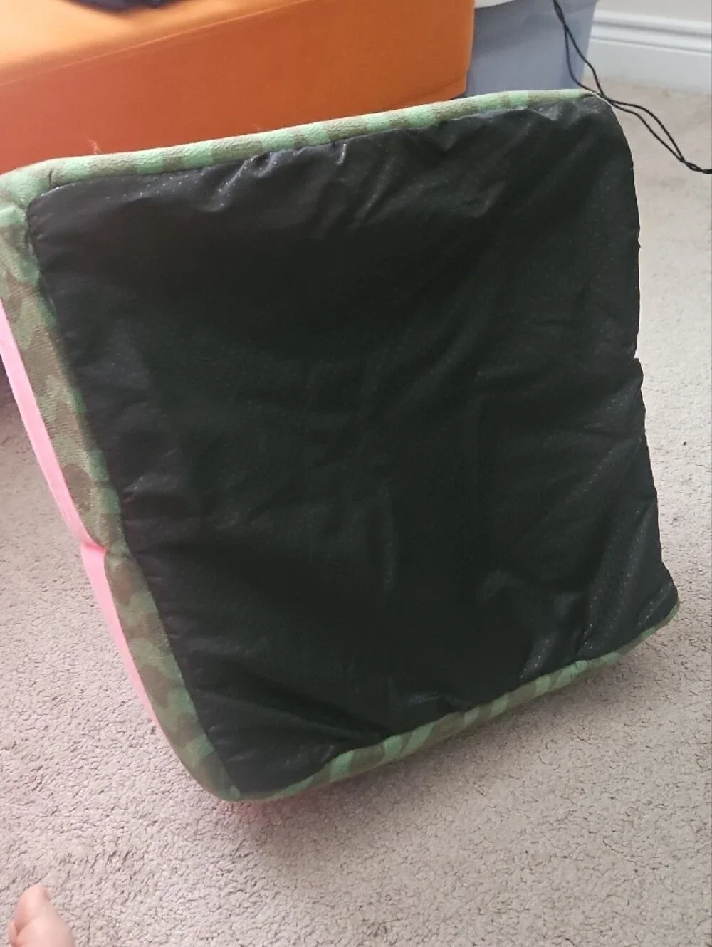 Plush Watermelon Pet Bed - Pink & Green
